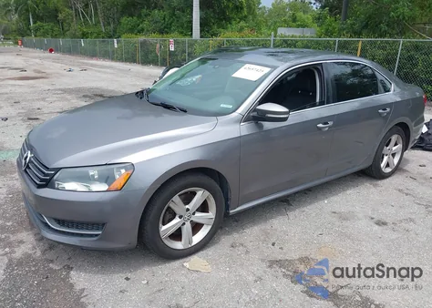 2013 Volkswagen Passat 2.5L Se из США, поврежденный, VIN 1VWBP7A36DC082985